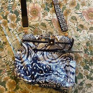 Lululemon wanderlust diversity bag